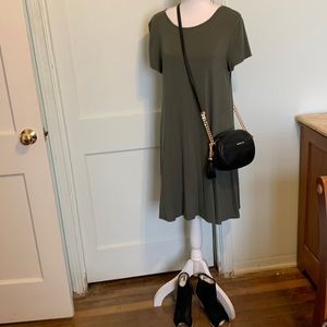 MSK olive short sleeve tee shirt hits below the knee.Size medium. Used.